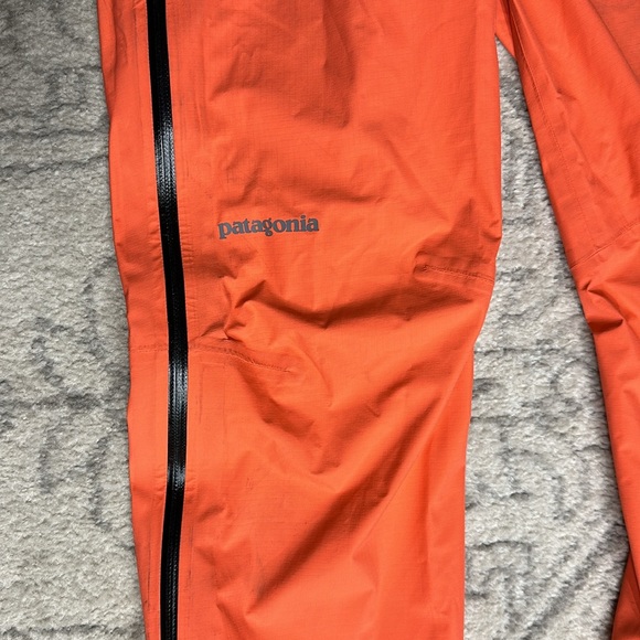 Patagonia Coral Waterproof Rainpants - Picture 2 of 10